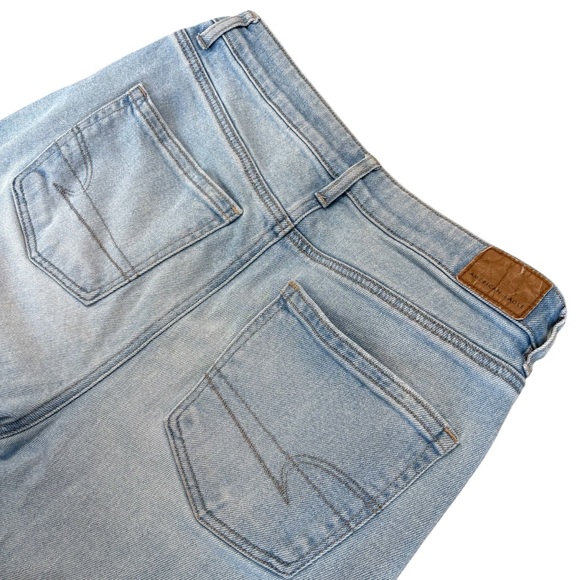 American Eagle Mom Straight Jean Size 6 - Picture 4 of 6